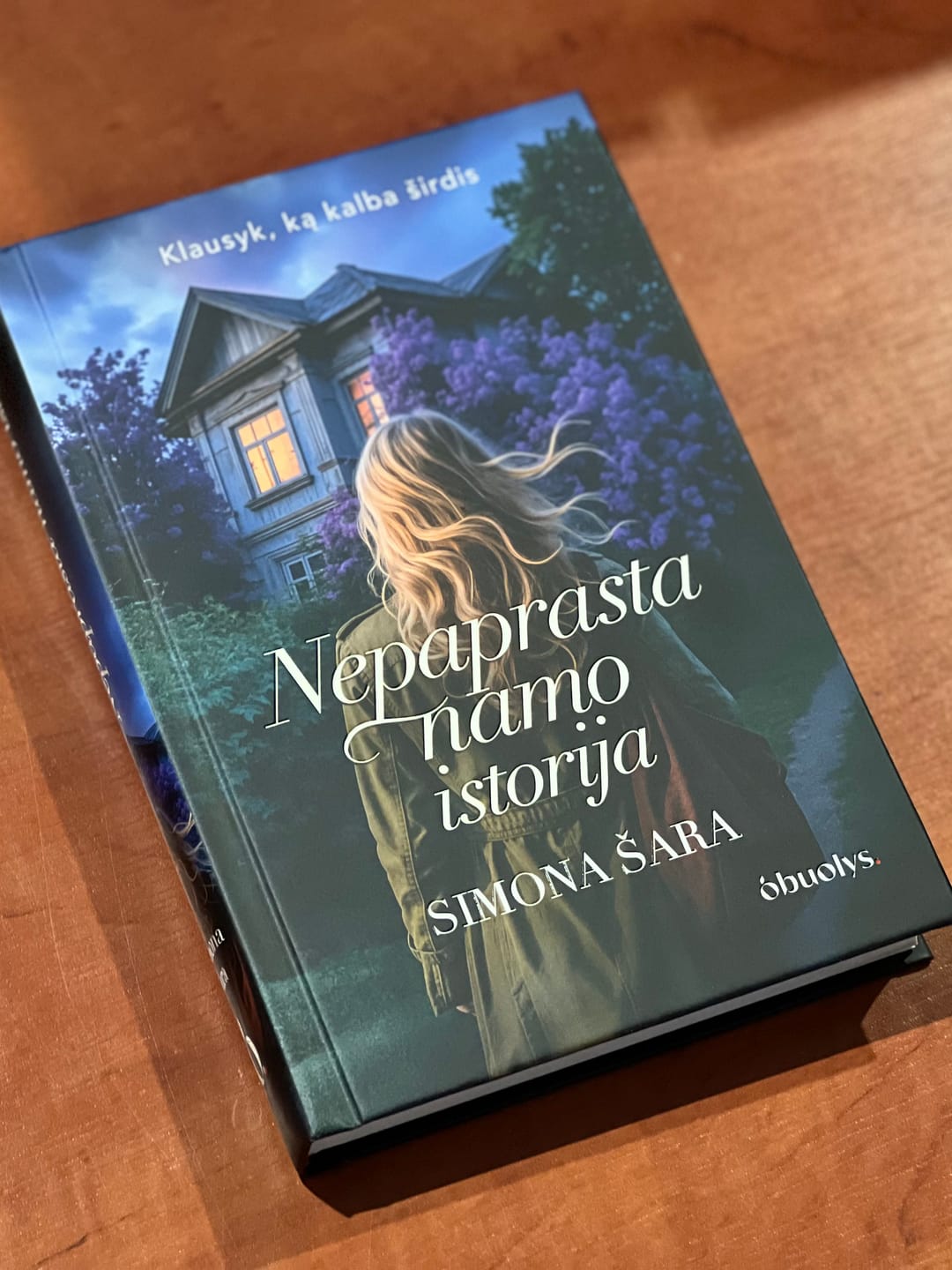 Customer photo review of Nepaprasta namo istorija: romanas apie šeimos paslaptis, netikėtas išpažintis ir meilę