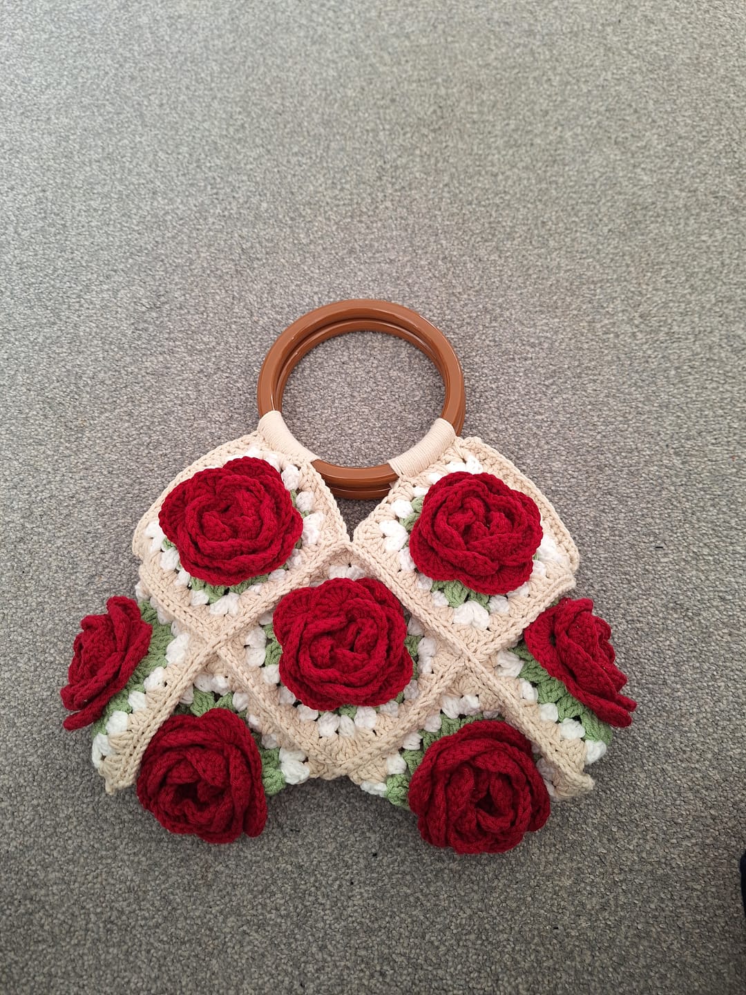 Customer photo review of 1980 Rose Handbag Crochet DIY KIT