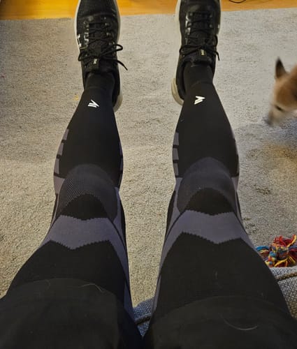 Customer photo review of Compression Sleeves V2 for Knees and Legs
