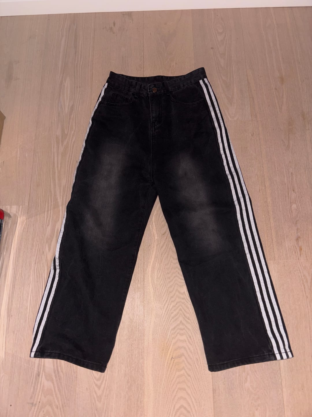Customer photo review of THE STRIPED DENIM