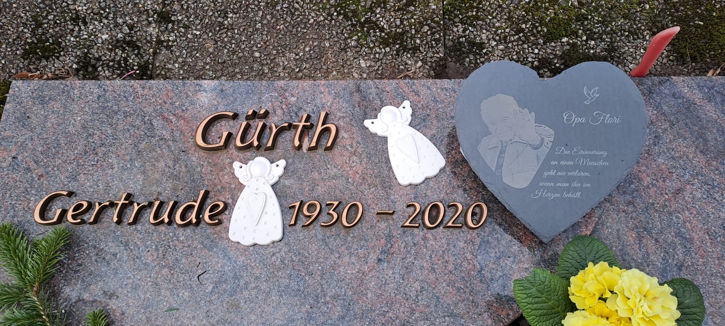 Customer photo review of Liebe hört nicht auf - Personalisiertes Schieferherz als Andenken an geliebte Verstorbene