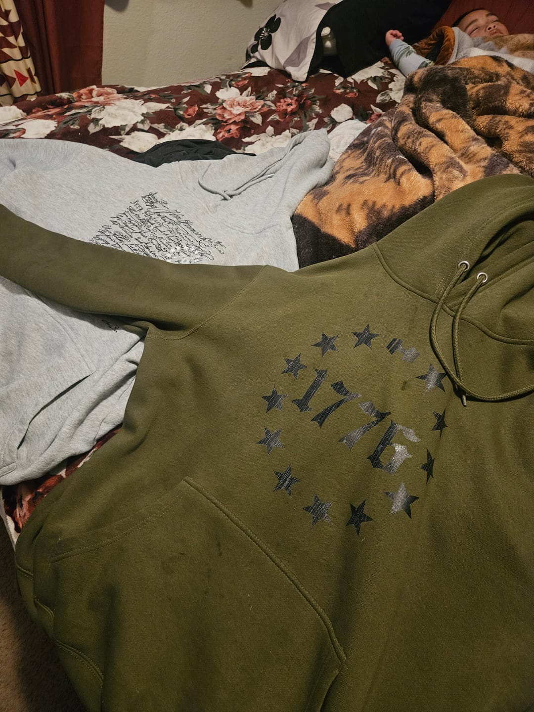 Customer photo review of 1776 Circle Stars Hoodie