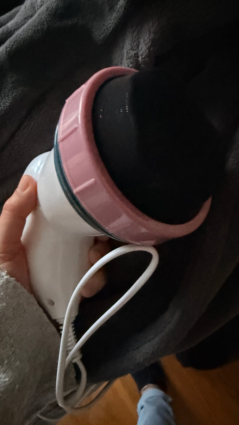 Customer photo review of Masajeador anticelulítico Cellu Clear Pro