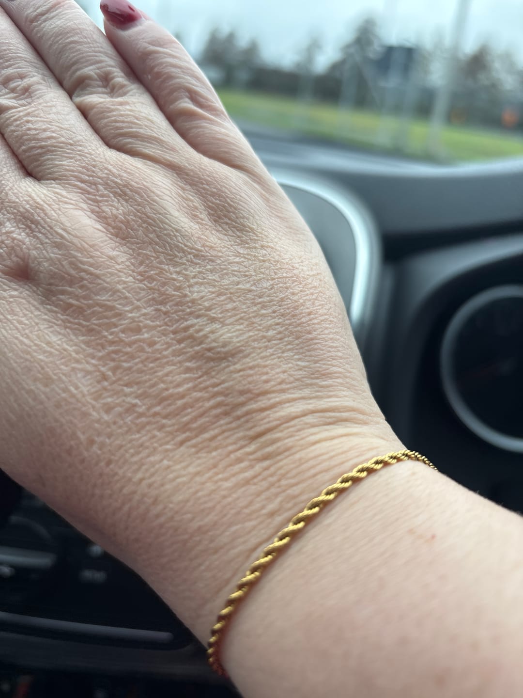 Customer photo review of Rope Chain Bracelet in Gold