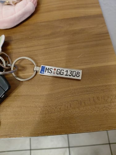 Customer photo review of Kennzeichen Schlüsselanhänger Mini Nummernschild Metall
