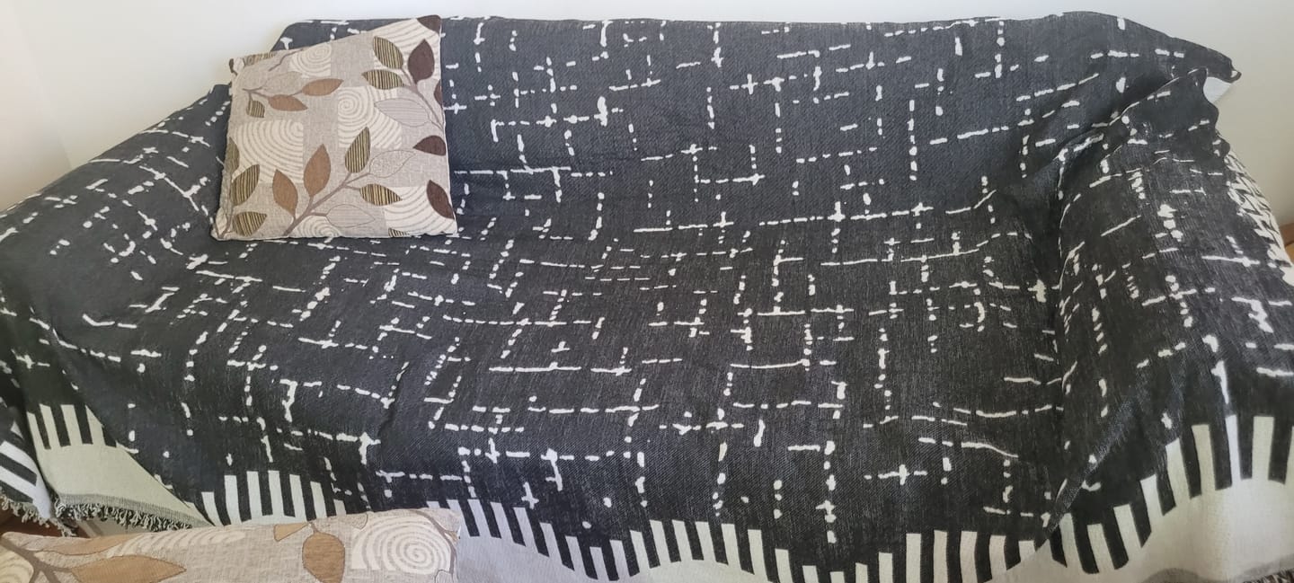 Customer photo review of Frazada Reversible 2 en 1 Cubresofá Manta Premium De Living Dormitorio Sillon 180x230cm