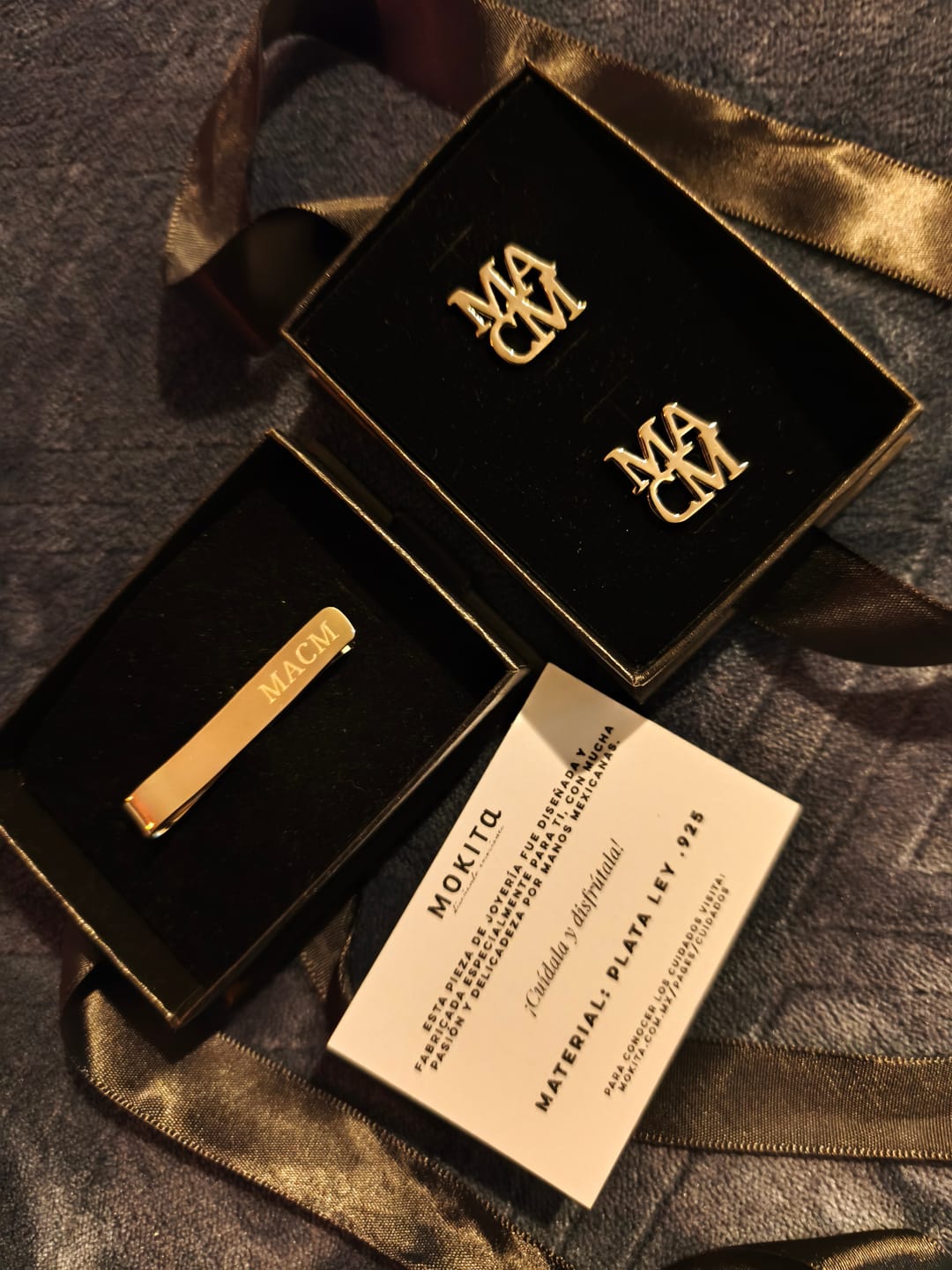 Customer photo review of Mancuernillas Personalizadas con Iniciales