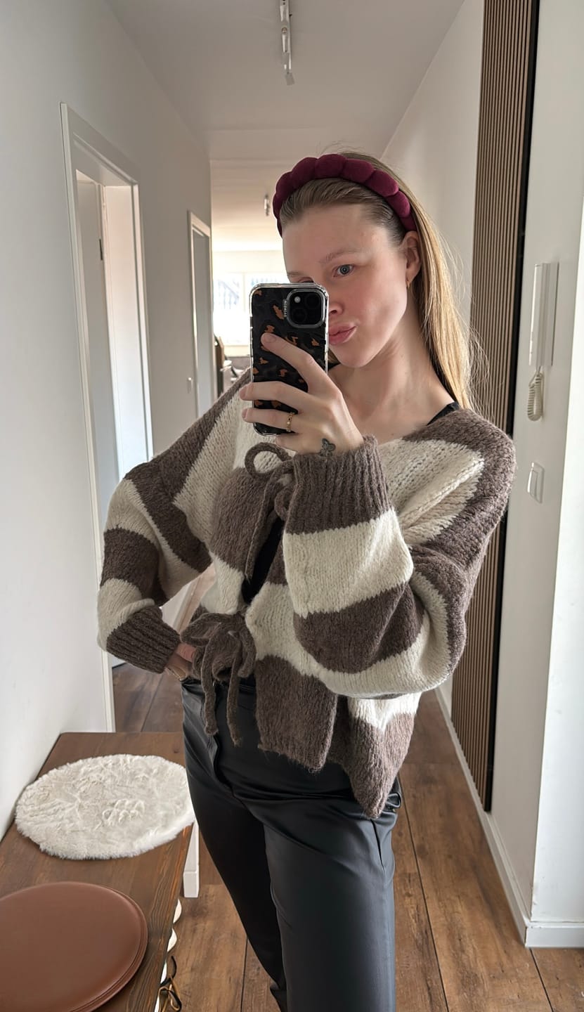 Customer photo review of Gestreifter V-Ausschnitt Schleifen Cardigan