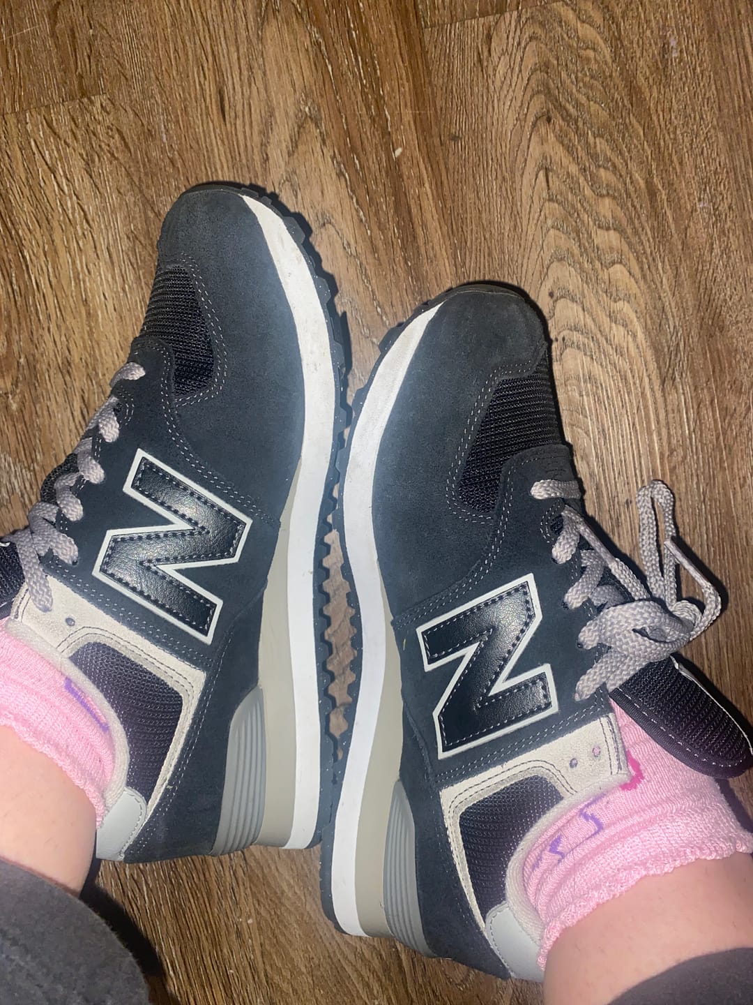 Customer photo review of Zapatilla New Balance 574 Mujer Negro