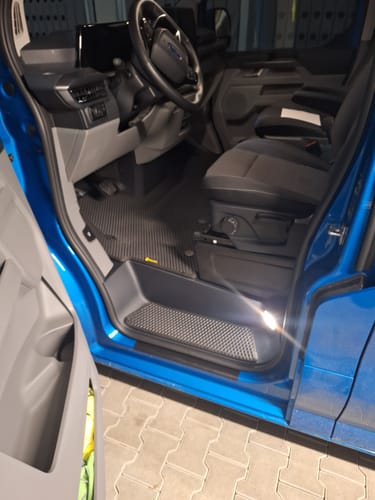 Customer photo review of Fußmatten für Van - Komplettset