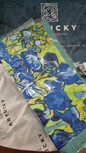 Customer photo review of Van Gogh Irises Fular