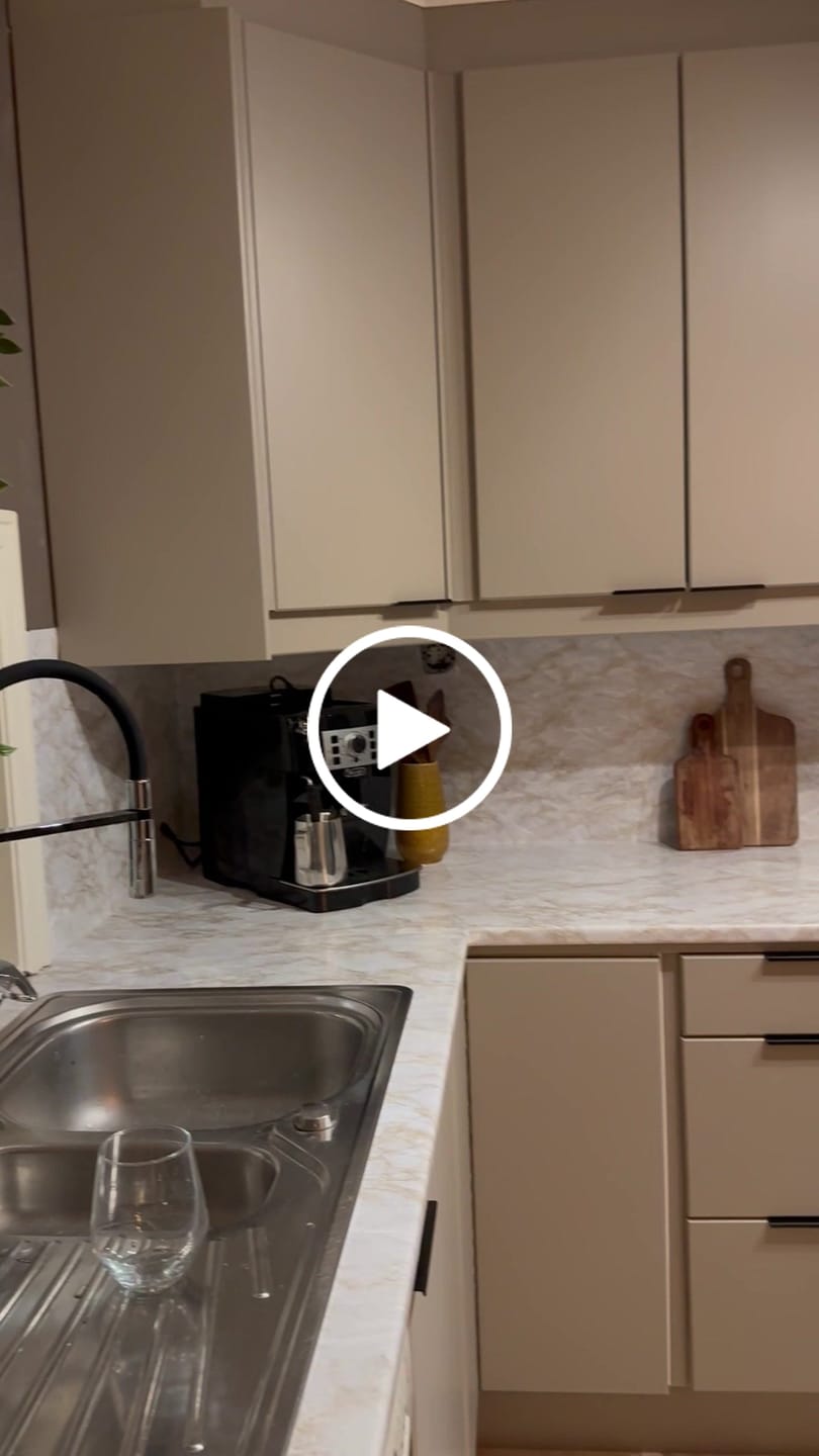 Customer video review of Cortes marmor gold kontaktplast