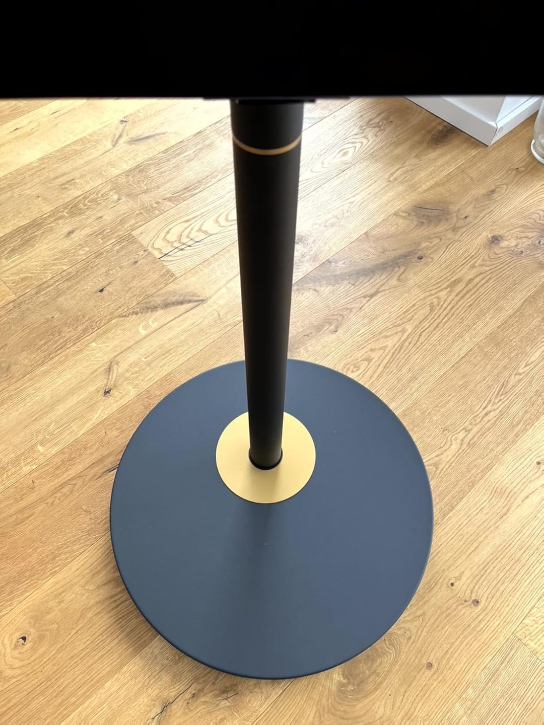Customer photo review of Master V2 FT65 TV Stand