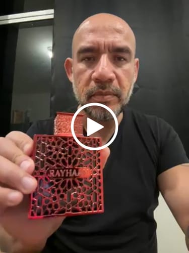 Reseña con vídeo de un cliente sobre Perfume Rayhaan Crimson 100ml EDP