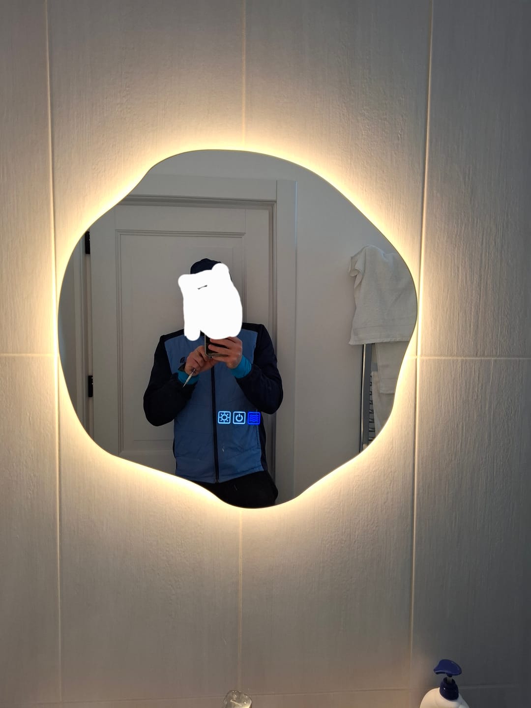 Customer photo review of Oglinda LED Asimetrica v5 - Gama Reyze Ambient