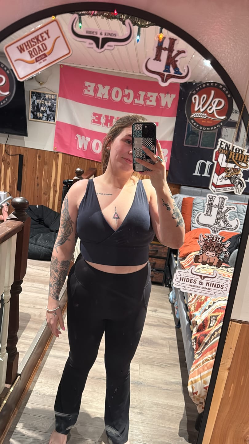 Customer photo review of MixUp Flared Leggings