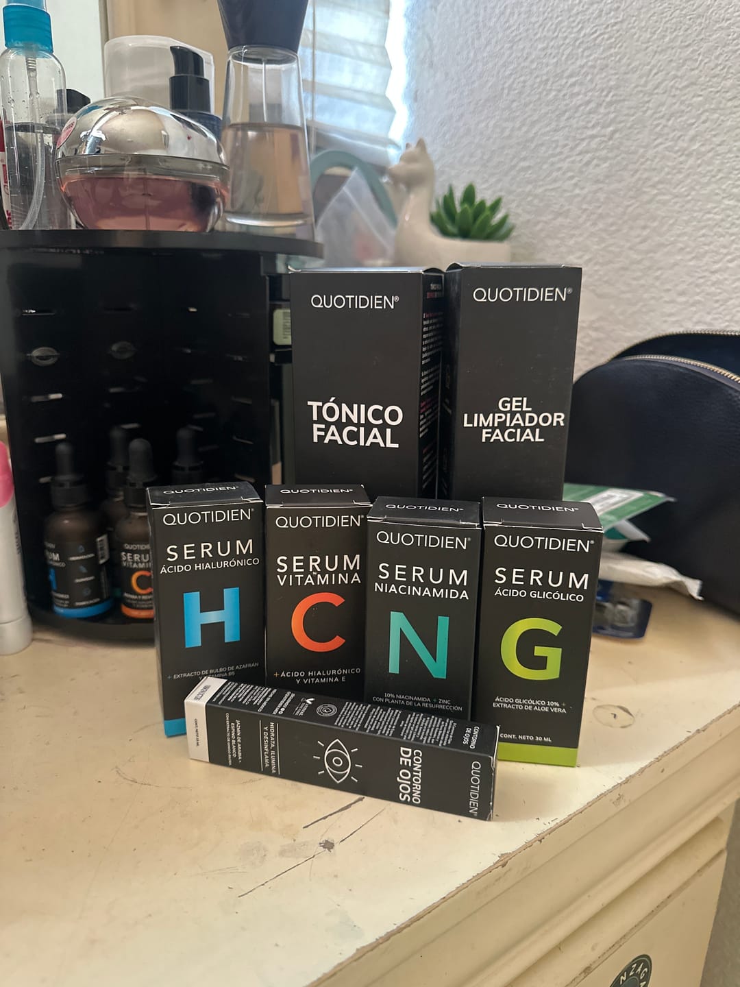 Customer photo review of Kit Piel Deslumbrante (51% OFF) - Limpiador + Tónico + Serum Vitamina C + Serum Niacinamida + Serum Ácido Glicólico + Serum Ácido Hialurónico + Contorno de Ojos