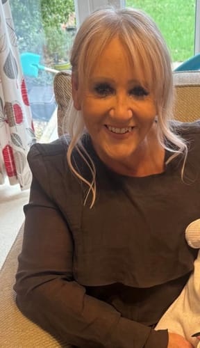 Customer photo review of Face Framing Layers / Clip In Extensions / Human Hair / 14 inches / 15 grams