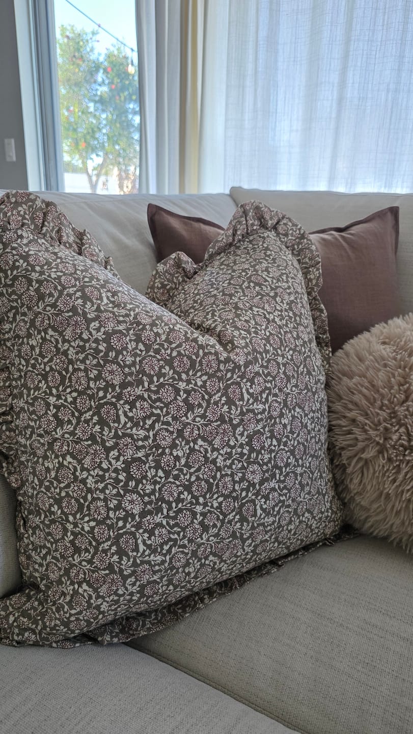 Customer photo review of Elsie Ruffle - 18" | 22"