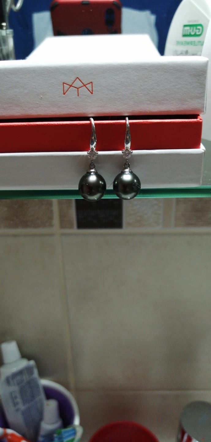 Customer photo review of Boucle D'oreille Perle De Tahiti Amandine