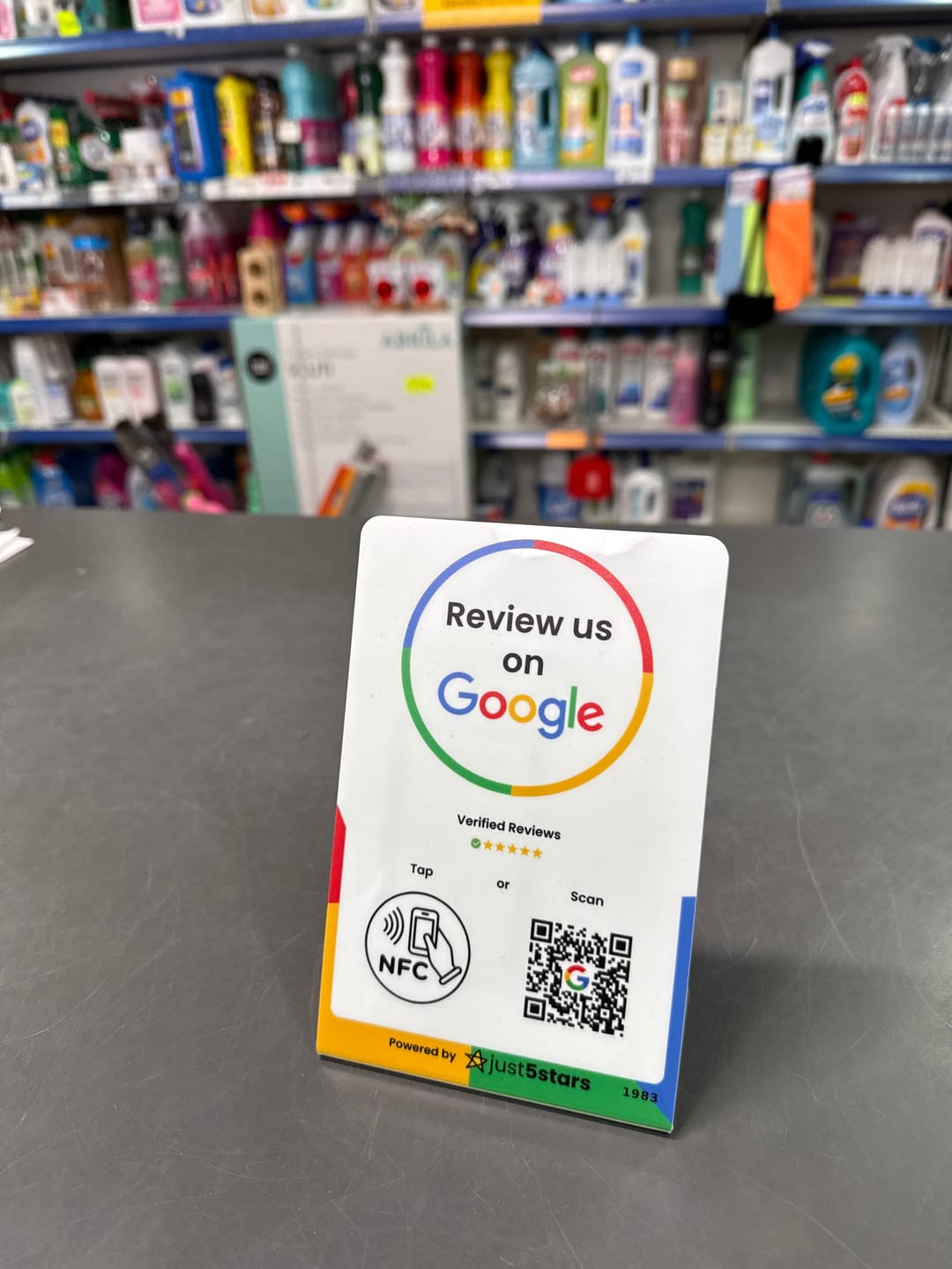 Customer photo review of Expositor Reseñas Google NFC QR