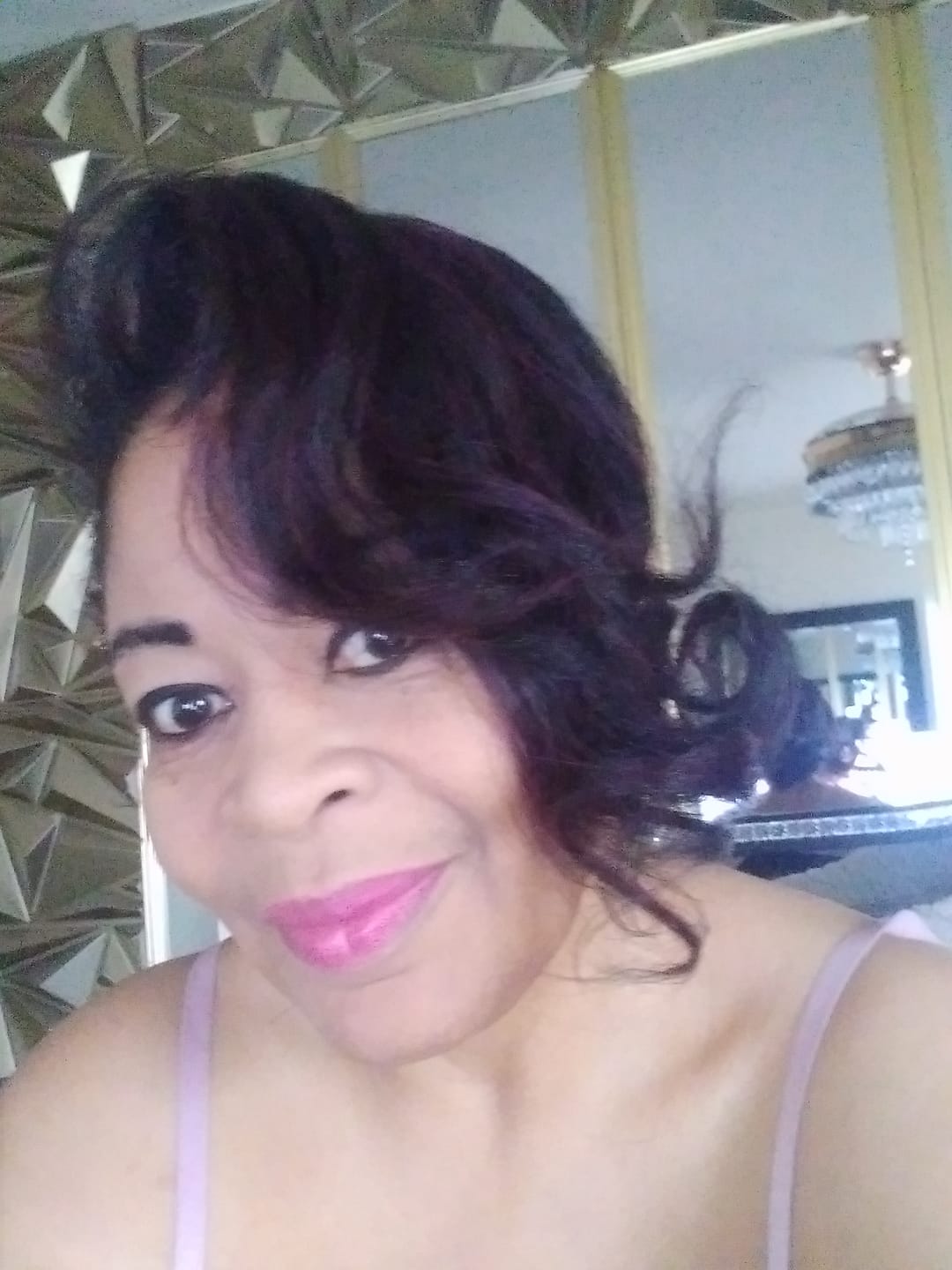 Customer photo review of Outre Quick Weave Half Wig - NEESHA H305