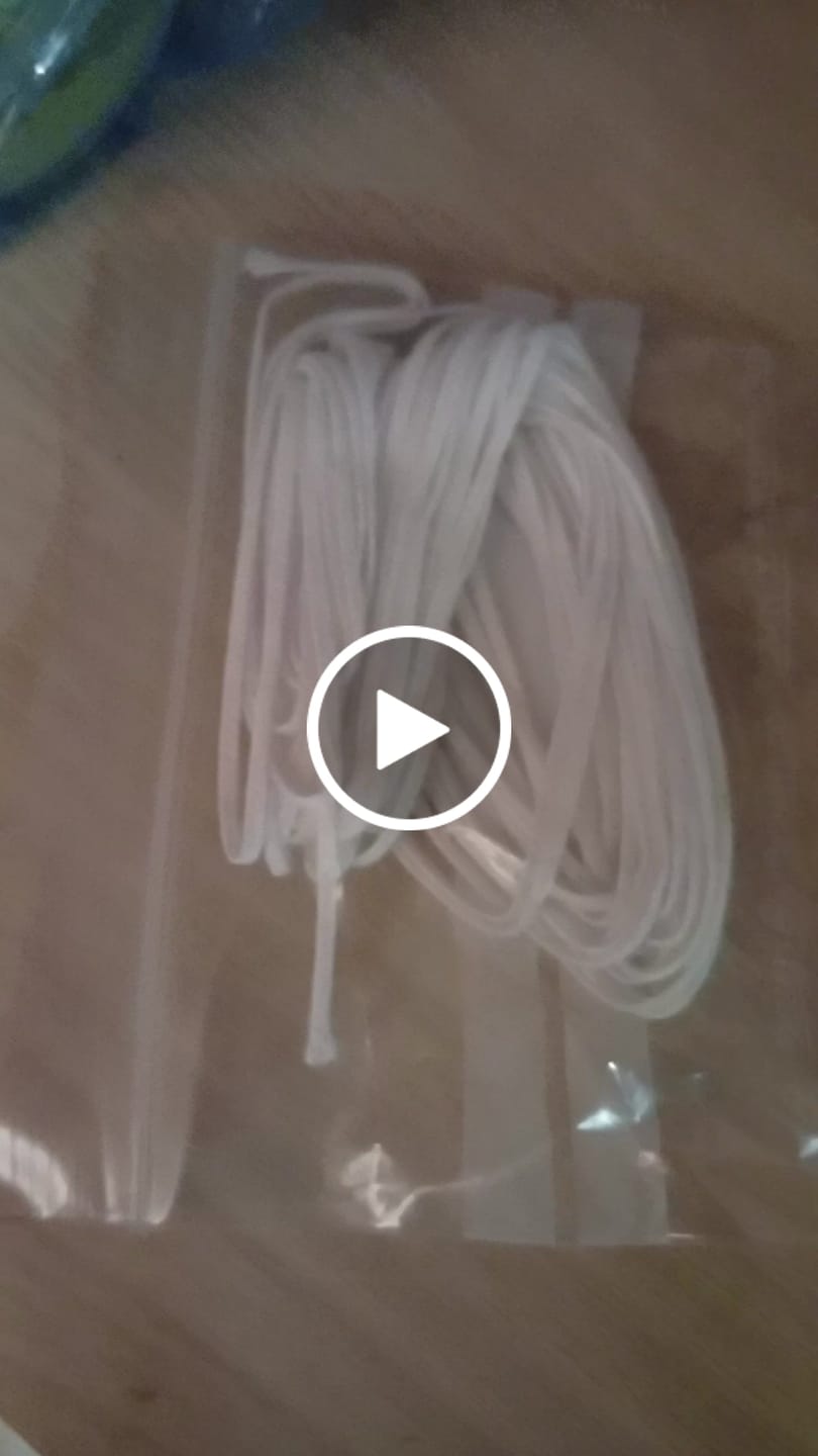 Customer video review of MECHAS PARA VELAS SIN ENCERAR
