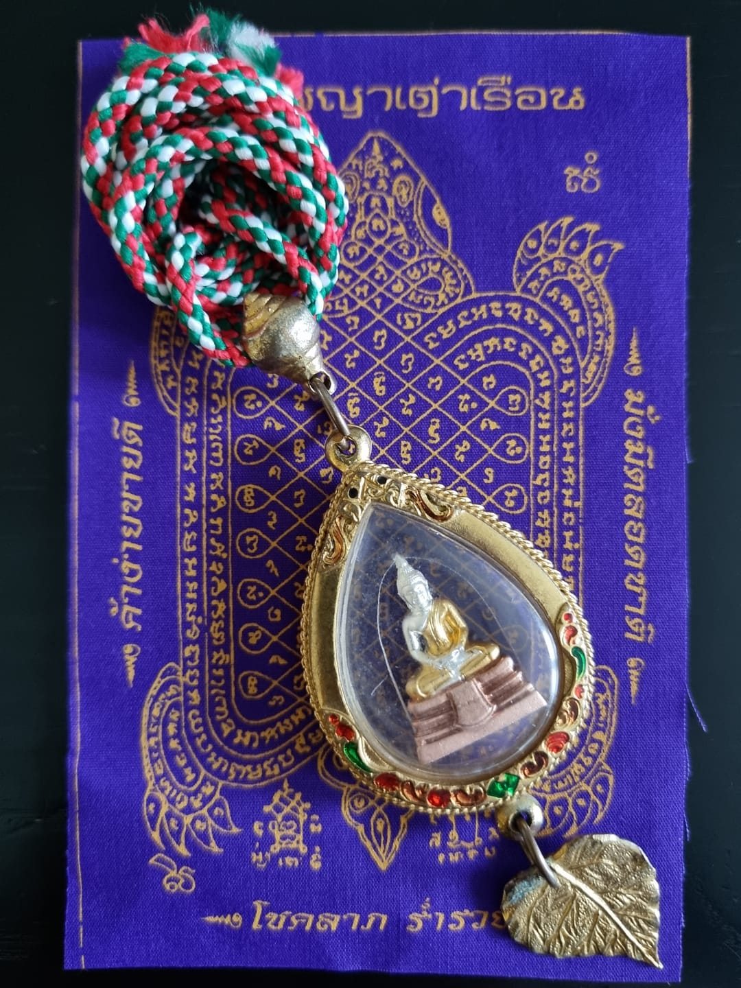 Customer photo review of 🪷 Amulette protectrice pour voiture du Bouddha Luang Phor Sothorn # 826