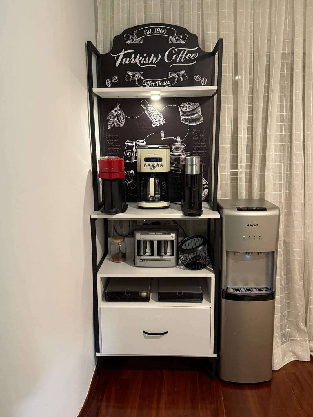Customer photo review of Rani JE155 Işıklı Kahve Köşesi Çekmeceli Çok Amaçlı Mutfak Dolabı Beyaz