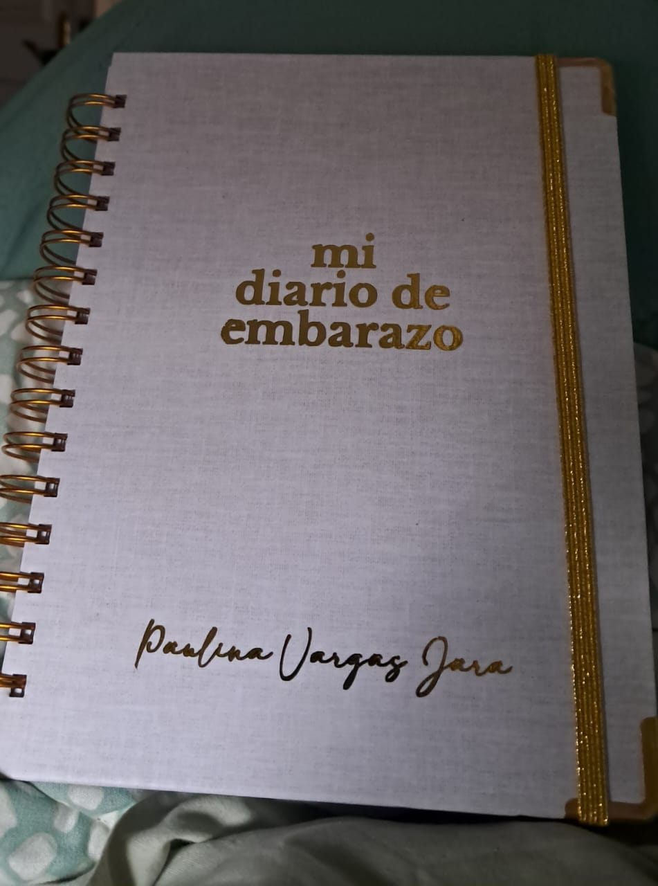 Customer photo review of Diario Único Mi Embarazo - Fabric