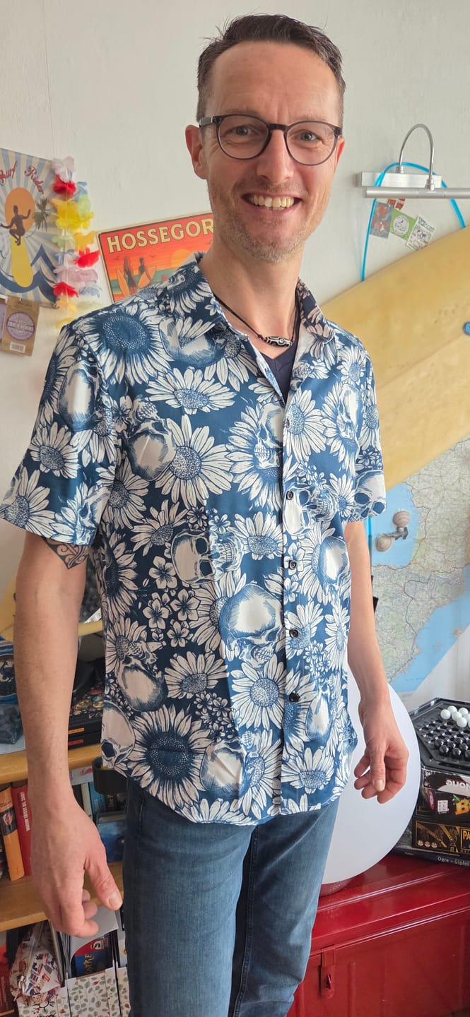 Customer photo review of Herren Hawaiihemd mit Knöpfen Navy Blau