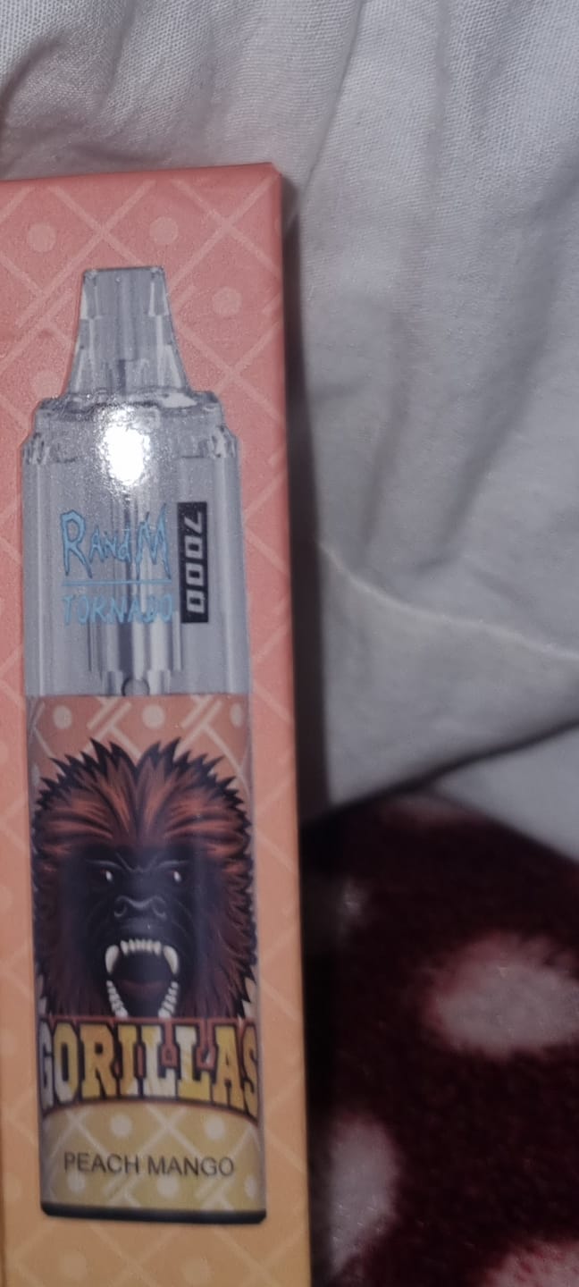 Customer photo review of RAndM Tornado 7000 Puffs Disposable Vape