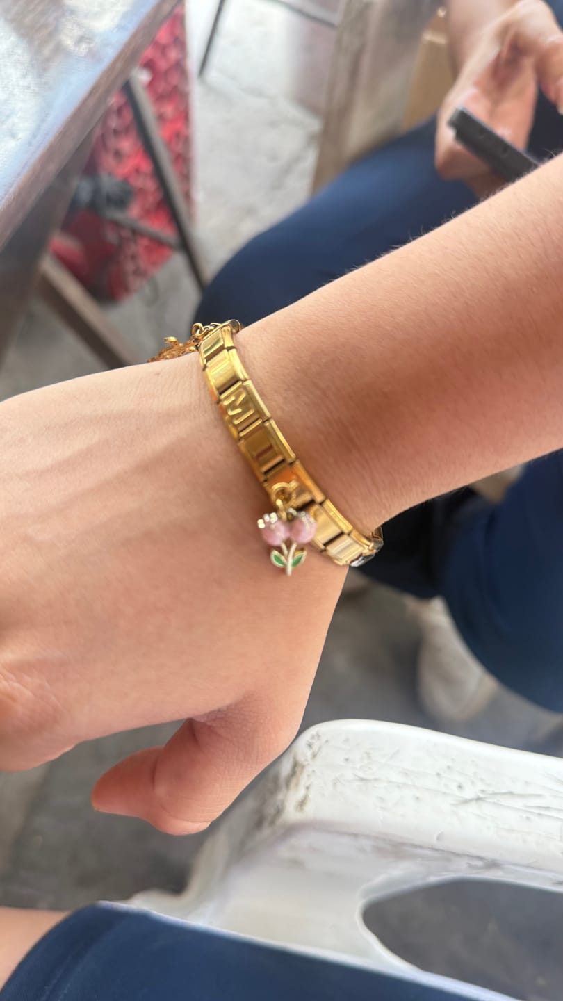 Customer photo review of Pulsera Italiana Clásica para Charms