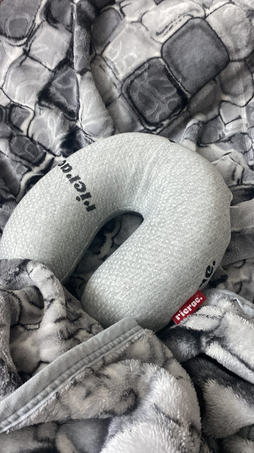 Customer photo review of Rido- Neck Travel Pillow
