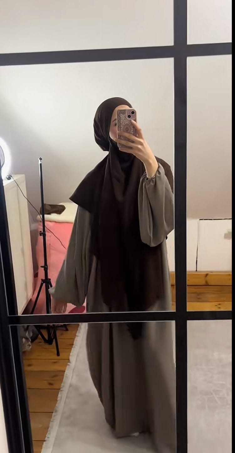 Customer photo review of Abaya mit Ballonärmeln
