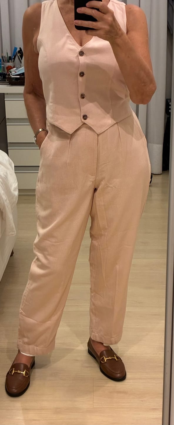Customer photo review of Calça Slouchy Íris Rosa Claro + Forro