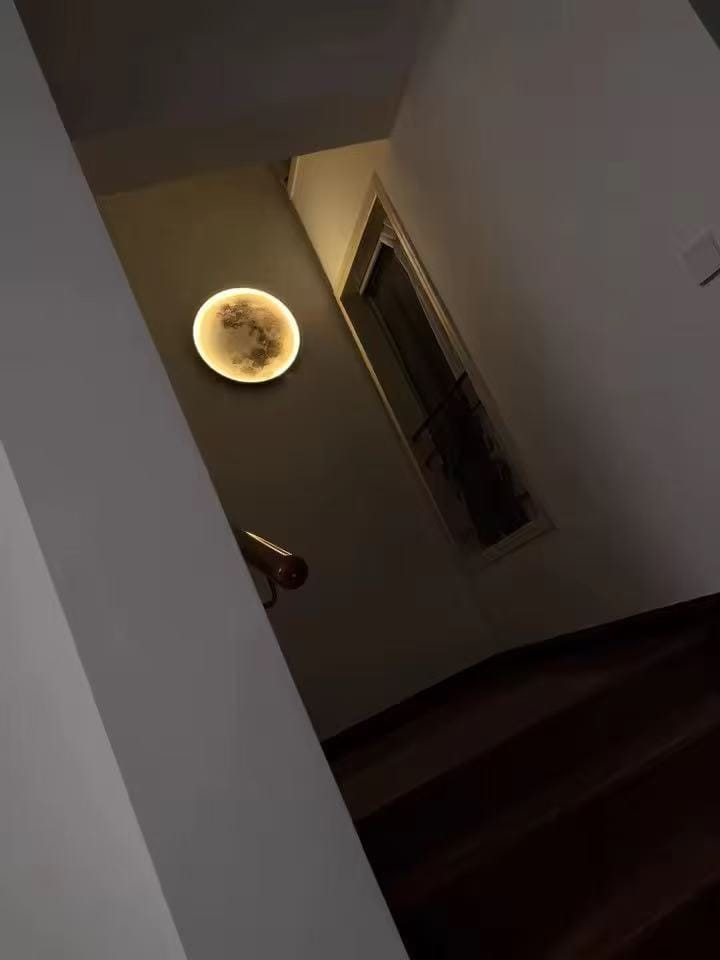 Customer photo review of WOMO Mond/Erde Runde Wandleuchte-WM6102