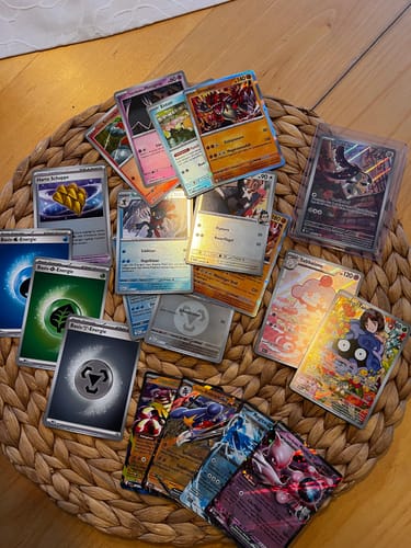 Customer photo review of Pokémon Top-Trainer-Box Mega-Entwicklung - Erhabene Helden