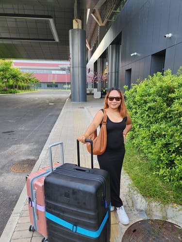 Customer photo review of Antler Icon Stripe Expandable Hardside Large Spinner Suitcase - 78cm - Black