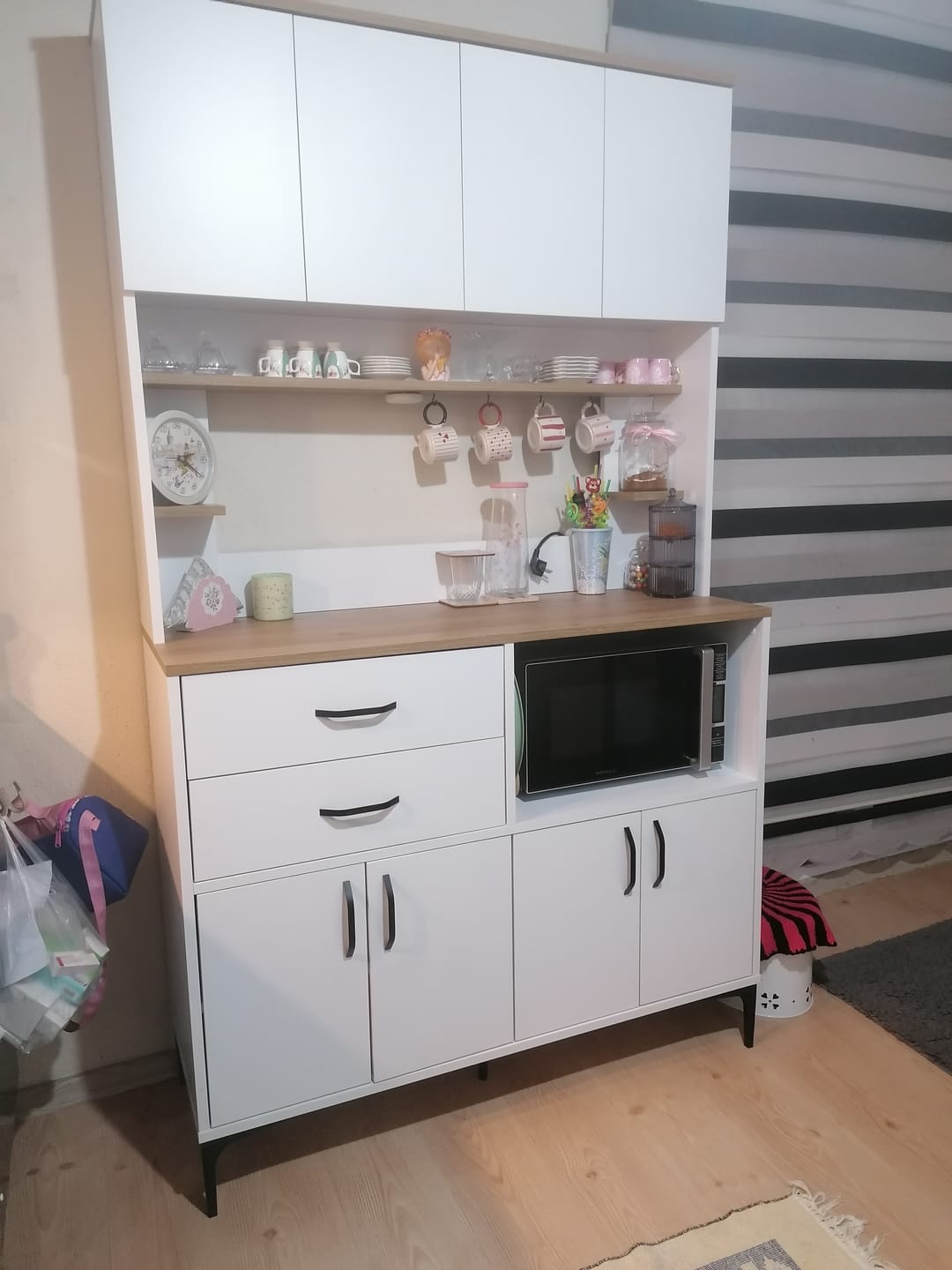Customer photo review of Rani JE208 Çok Amaçlı Dolap 8 Kapaklı 2 Çekmeceli Kiler Mutfak Dolabı  Beyaz - Sepet Ceviz