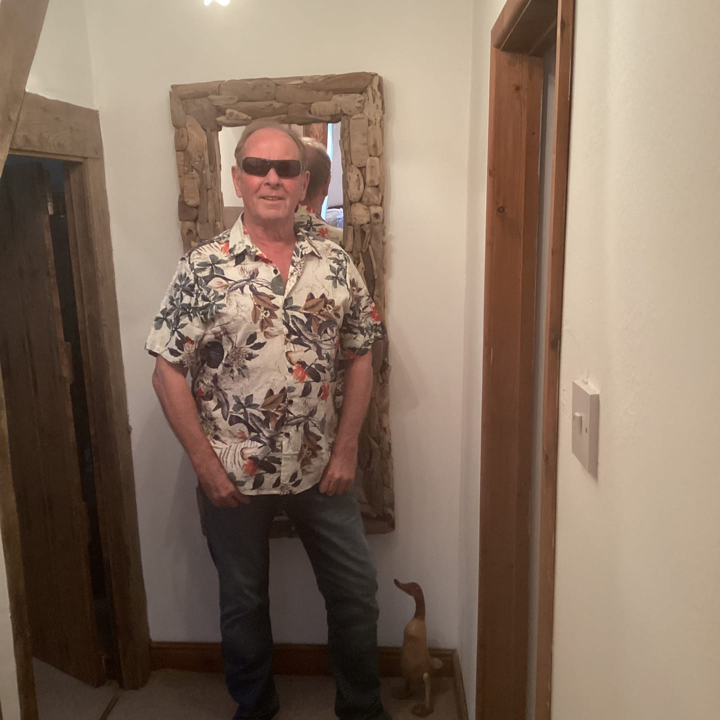 Customer photo review of Men's Flower Cotton Tropical Floral Summer Button Up Hawaiian Shirt