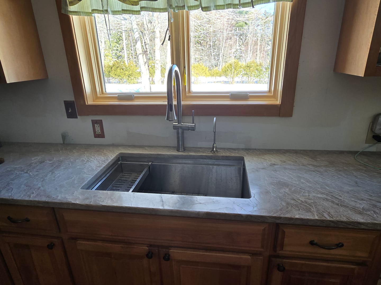 Customer photo review of 31" Workstation Kitchen Sink - Single Bowl - Offset Drain Right (5LS31R)