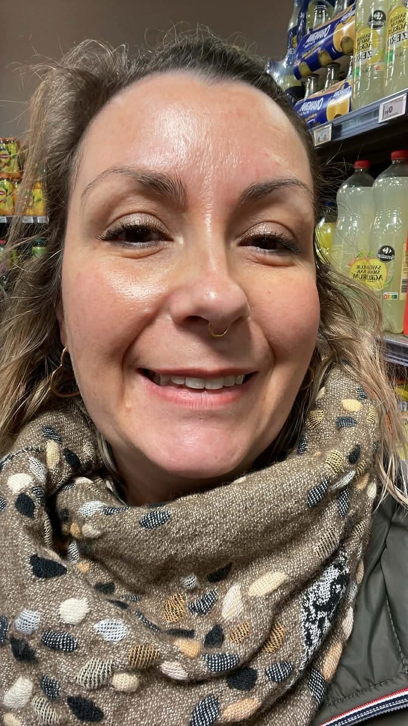 Customer photo review of Faux piercing Farah