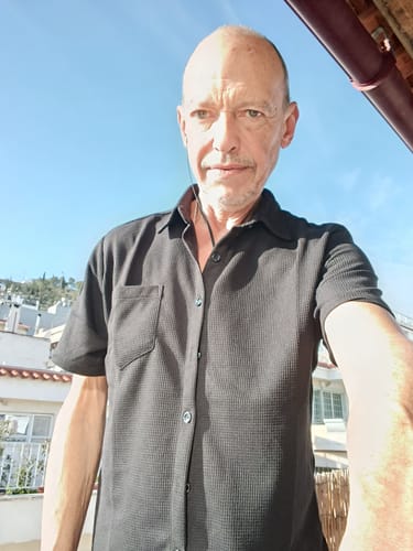 Customer photo review of Chemise de plage décontractée à manches courtes pour hommes, coupe ample, boutonnée, été