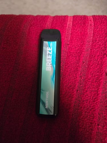 Customer photo review of Breeze Pro Disposable Vape