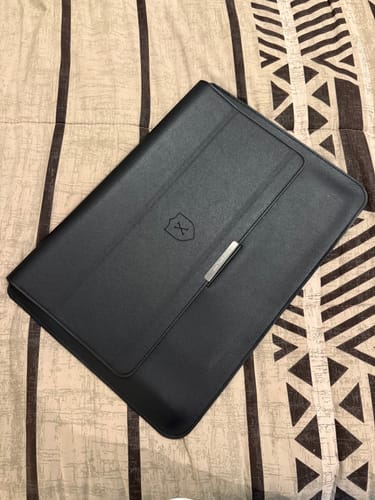 Customer photo review of Funda Notebook Smart Case