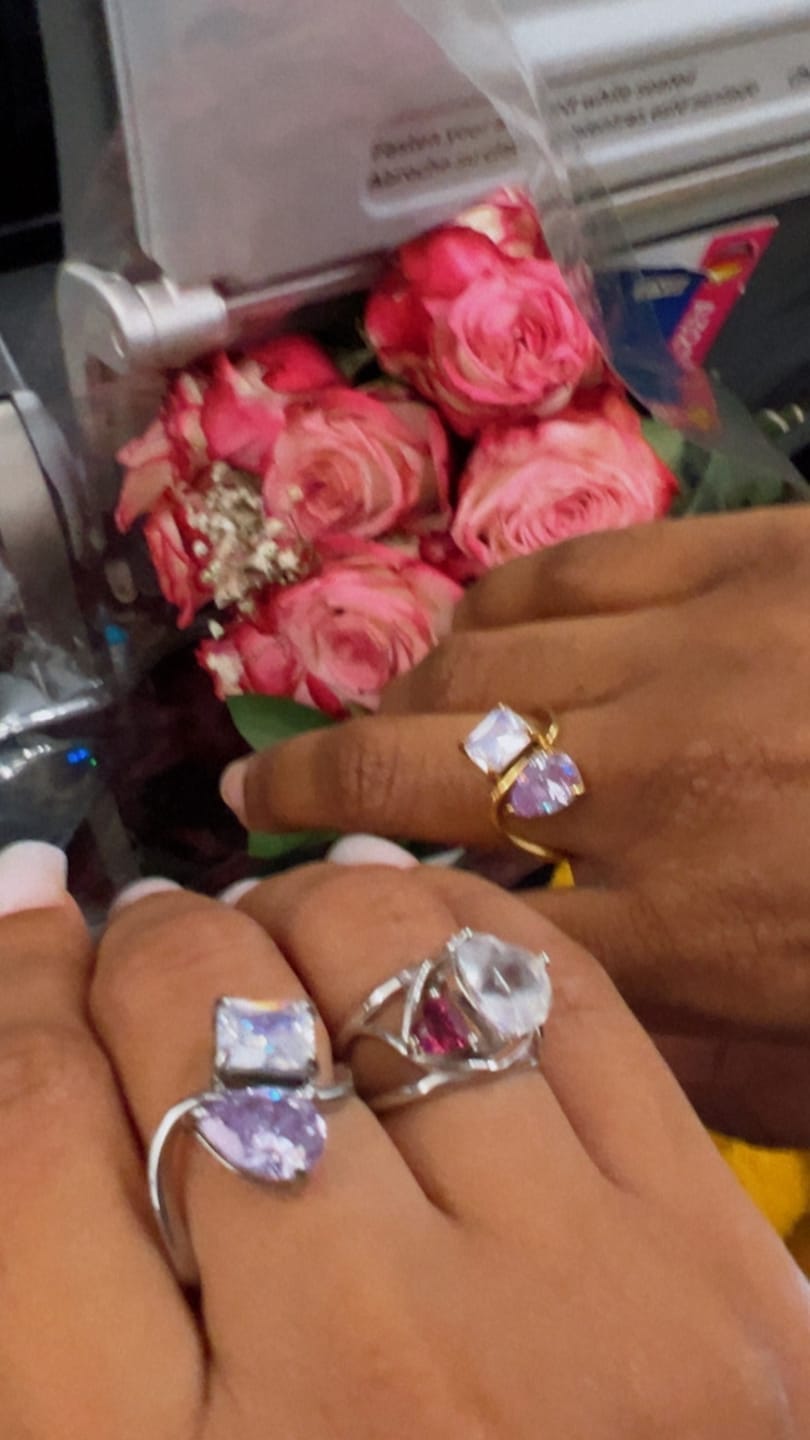 Customer photo review of Anillo Eterno con Piedra de Nacimiento