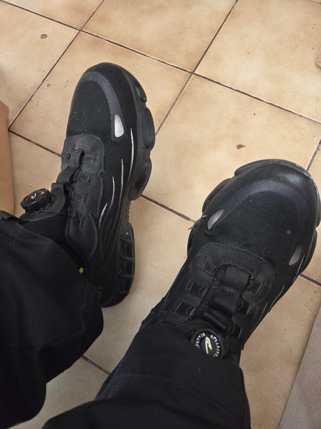 Customer photo review of Defender Lockfeet®