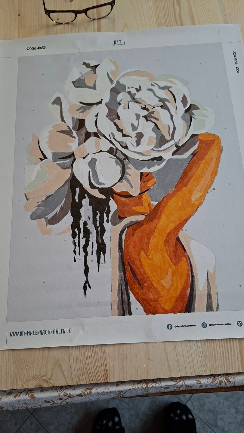 Customer photo review of Malen nach Zahlen - Frau mit weißen Oberteil
