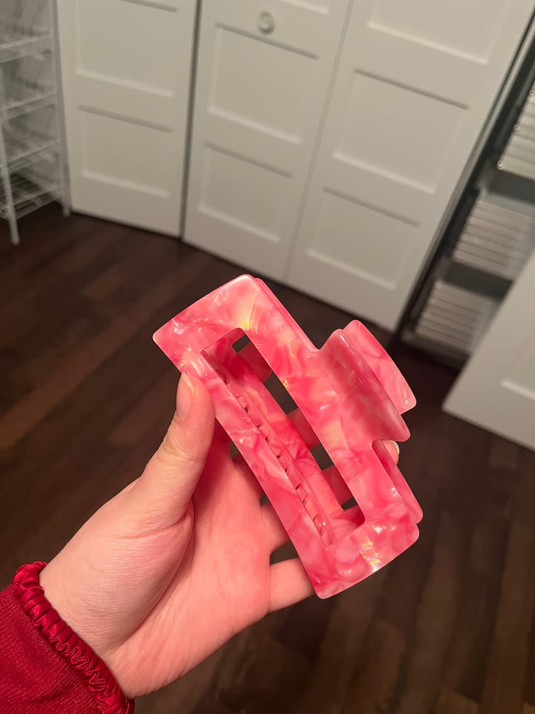 Customer photo review of Valentine Hair Claw clips (S,M,L,XL)